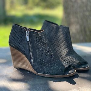 Black Leather Lucky Brand Wedges Size 8